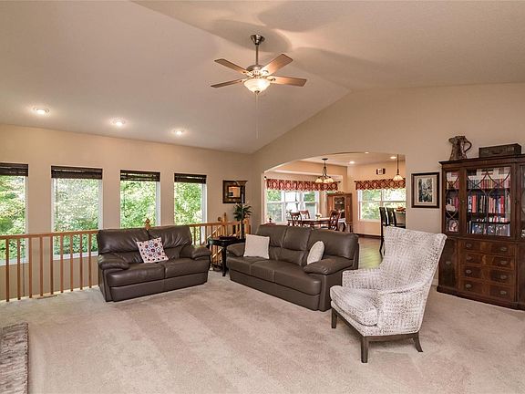 5th image of 45 Wolfe Creek Ct