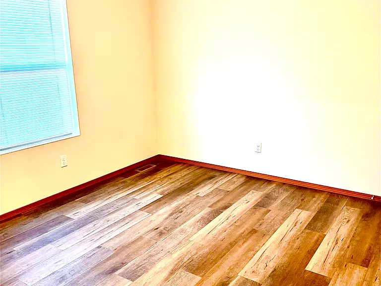 2324 N Taylor Ave — Photo 3