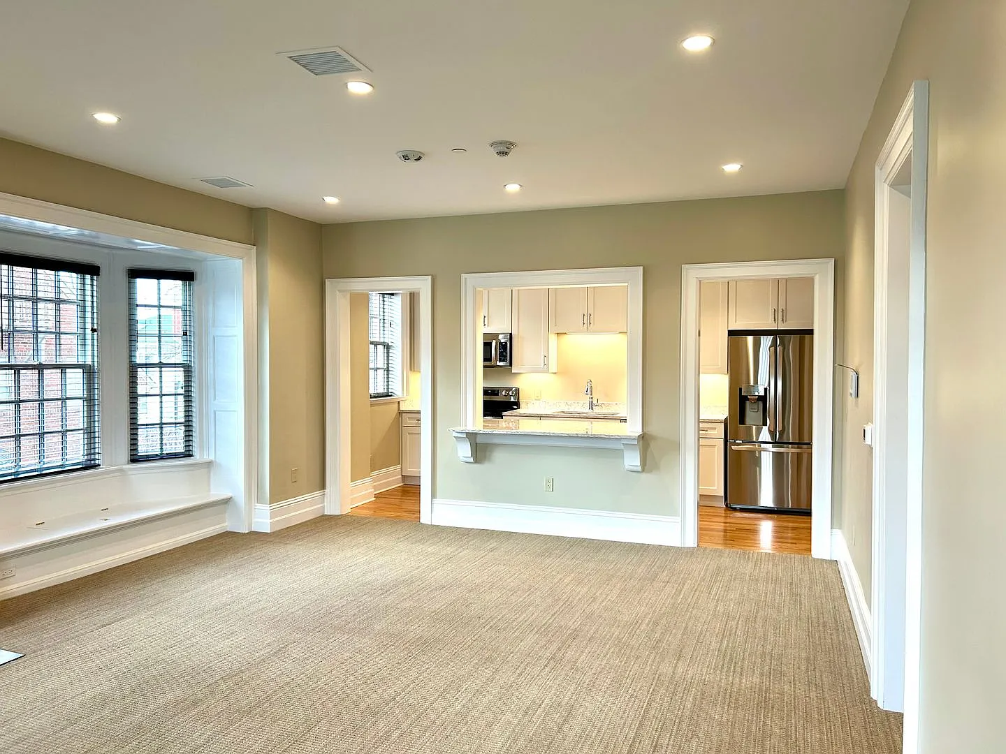 446 West 6th Street — Photo 4