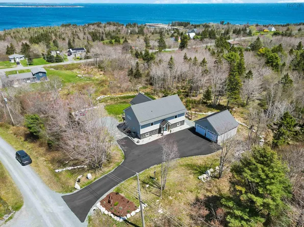 31 Old Ice Rd, Queens, NS B0T 1K0