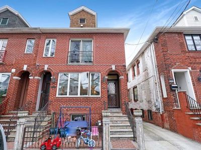 2266 E 7th St, Brooklyn, NY, 11223