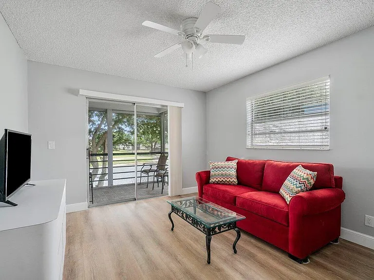 283 Normandy Ln #F — Photo 21