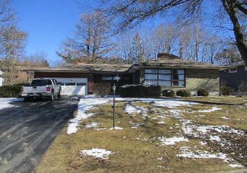 1st image of 614 Lacey Dr