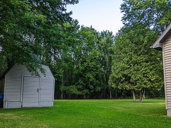 5th image of 8750 E Houghton Lake Dr