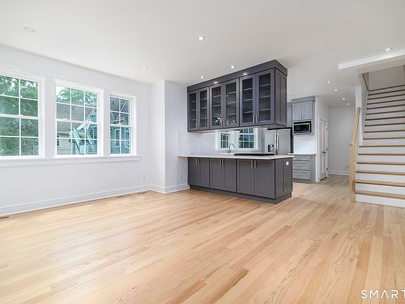 5th image of 1911 Summer St #2