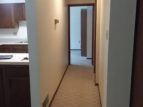 2nd image of 502 Depot St APT 8