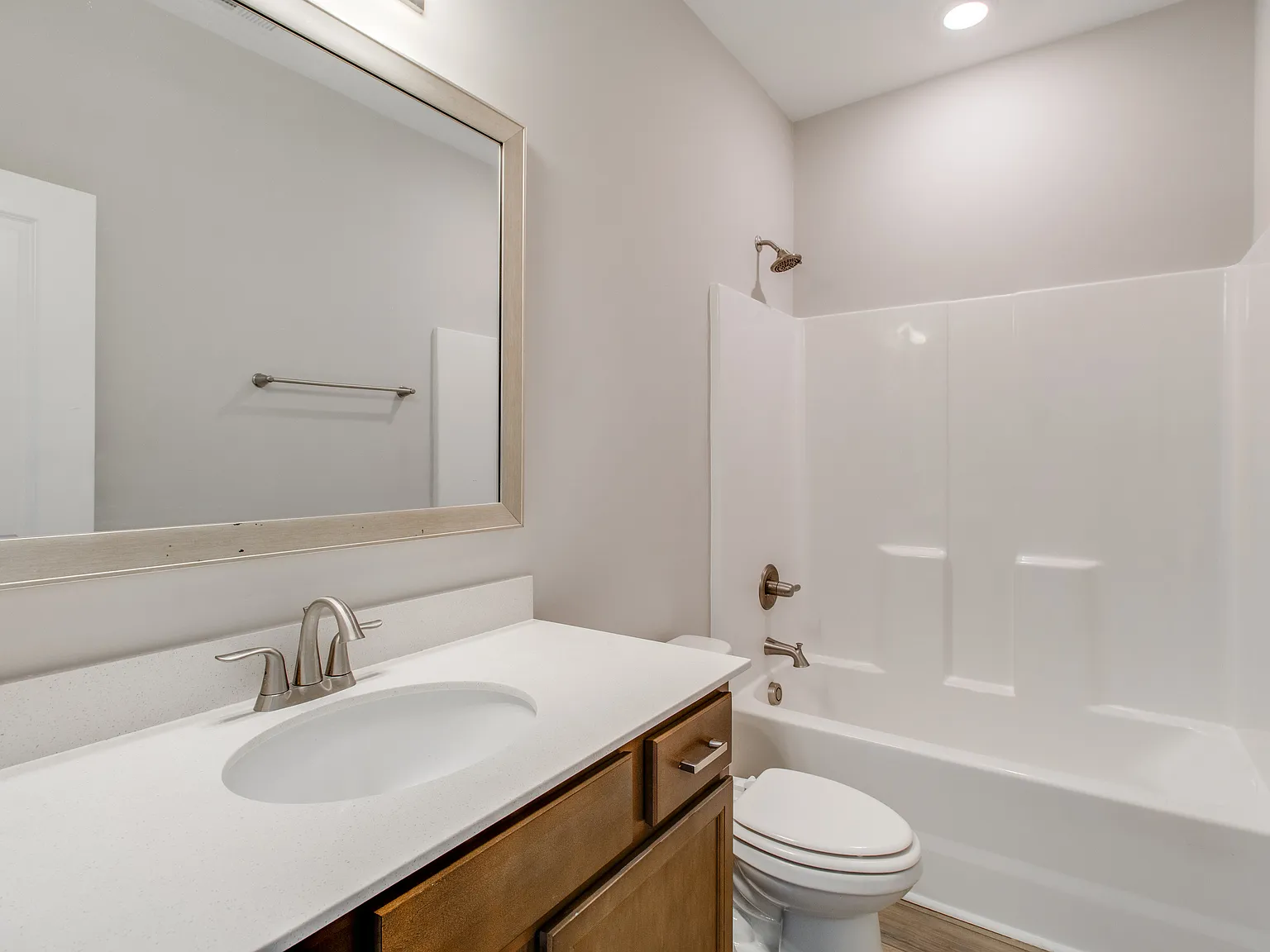 5 bed, 3658 sqft, $3,200 — Photo 4