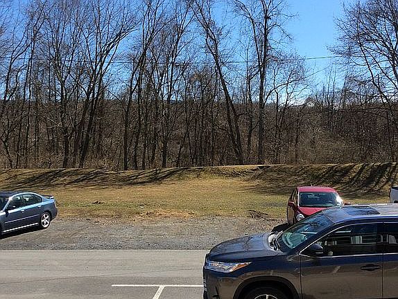 Great view & parking 
 