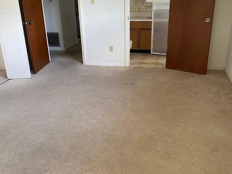 198 Joel Blvd — Photo 11