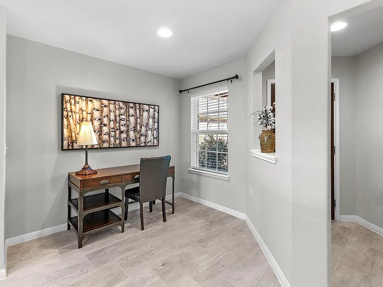 418 Fannin Ct — Photo 8