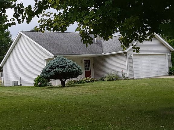 3rd image of 319 Heritage Cir