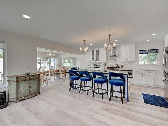 3rd image of 1284 SW 1st Avenue