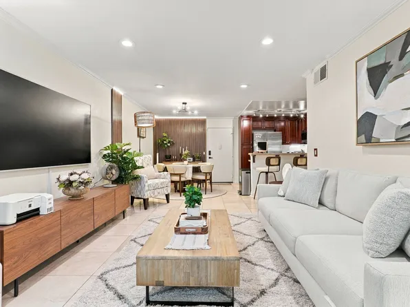 5510 Owensmouth Ave APT 123, Woodland Hills, CA 91367