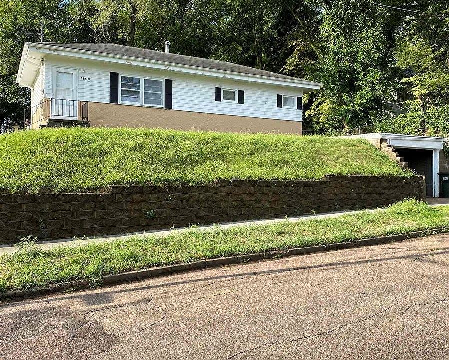 1st image of 1800 W 3rd St