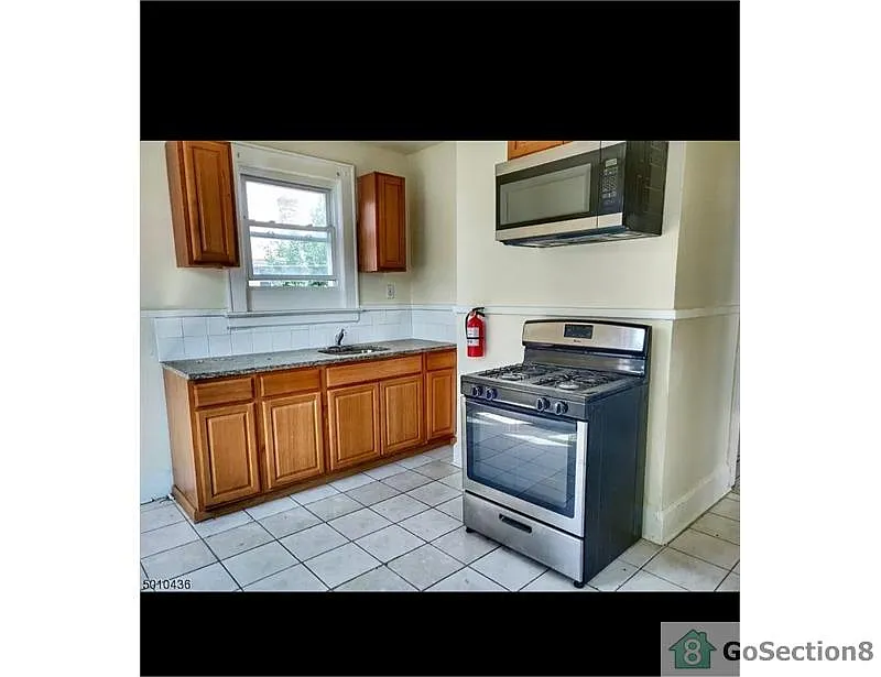 913 S 19th St Floor 2 photo 1