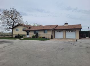 5361 Ashue Rd, Wapato, WA 98951