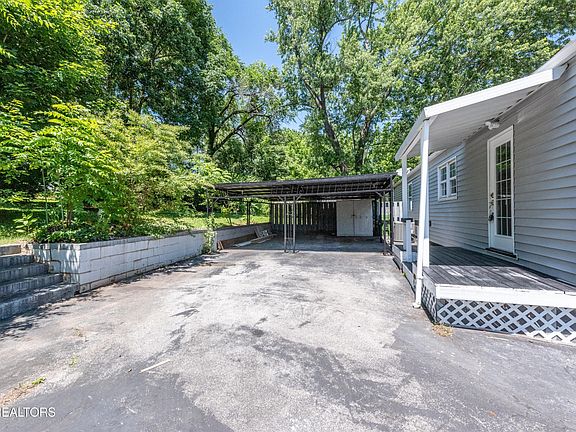 2nd image of 1603 Cherry Dr