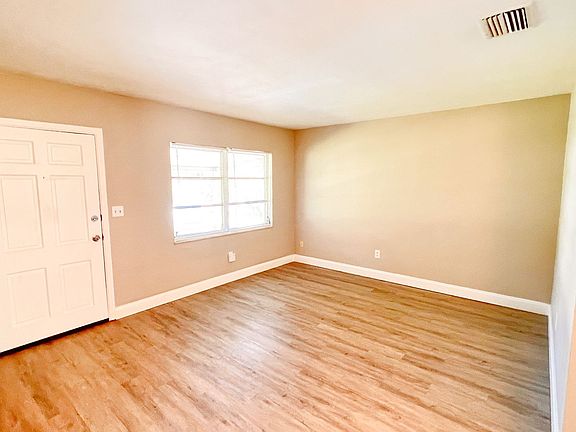 5th image of 831 Fairway Ave