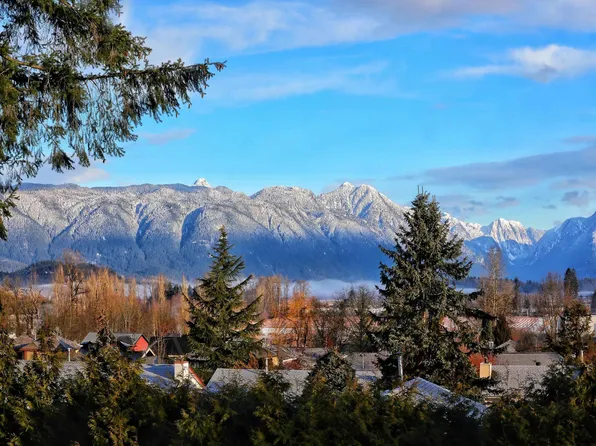 21489 Cherry Pl, Maple Ridge, BC V2X 4L5