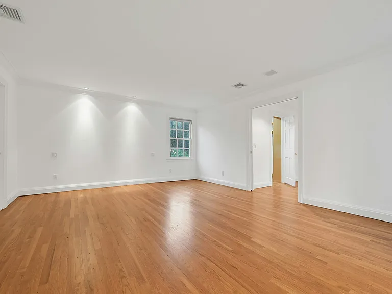 195 Elm Rd — Photo 12