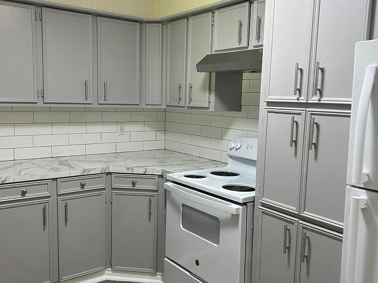 705 Azalea St — Photo 5