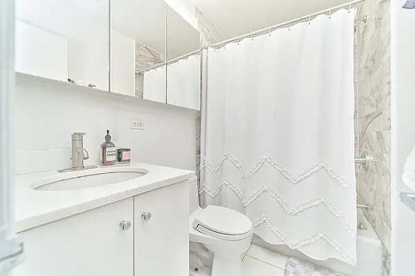 Rented by Living New York | media 36