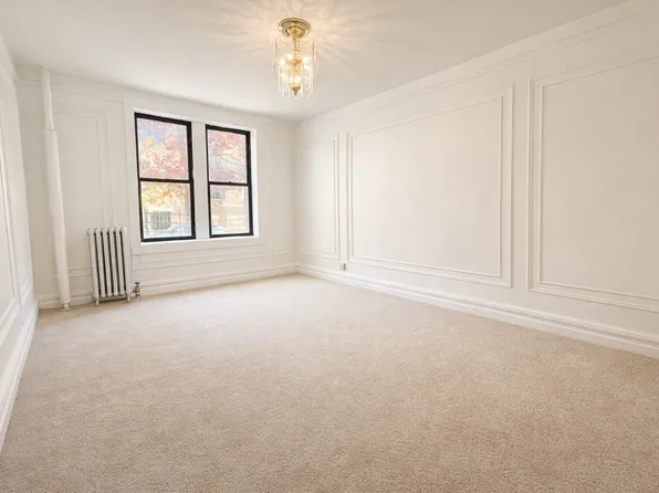 2511 Cruger Avenue image 1 of 7