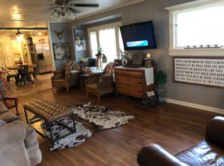 305 S Broadway Ave, Protection, KS 67127