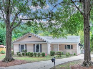 8612 Aldergate Ct, Charlotte, NC 28210