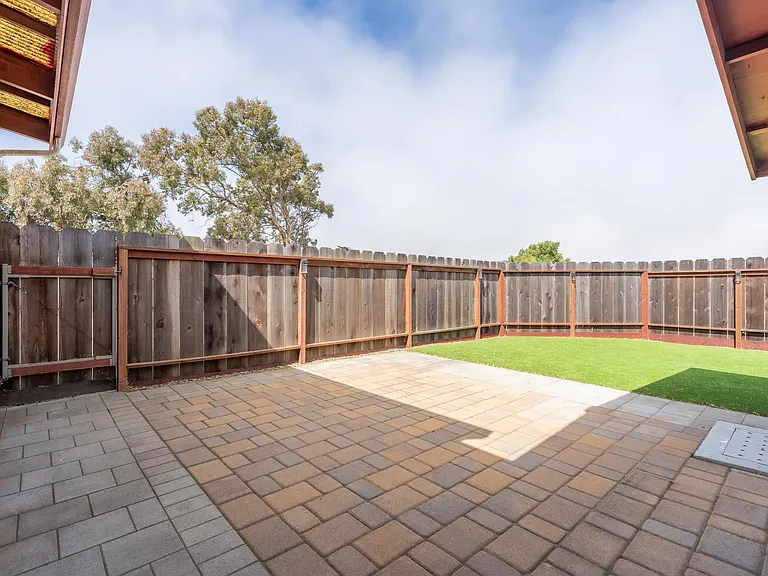 222 Mortimer Ln — Photo 40