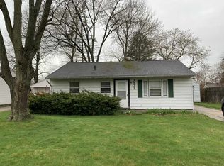 3903 Robinhood Ter, Midland, MI 48642