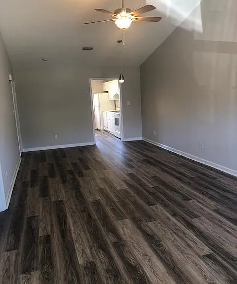 323 Greendale Pl — Photo 2