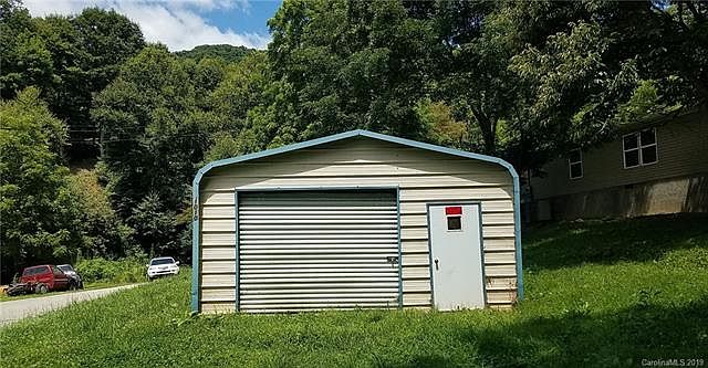 2nd image of 1010 Sorrells Cove Rd