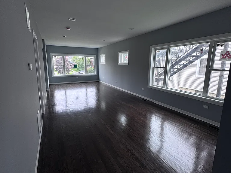 1214 N 19th Ave #1 — Photo 6