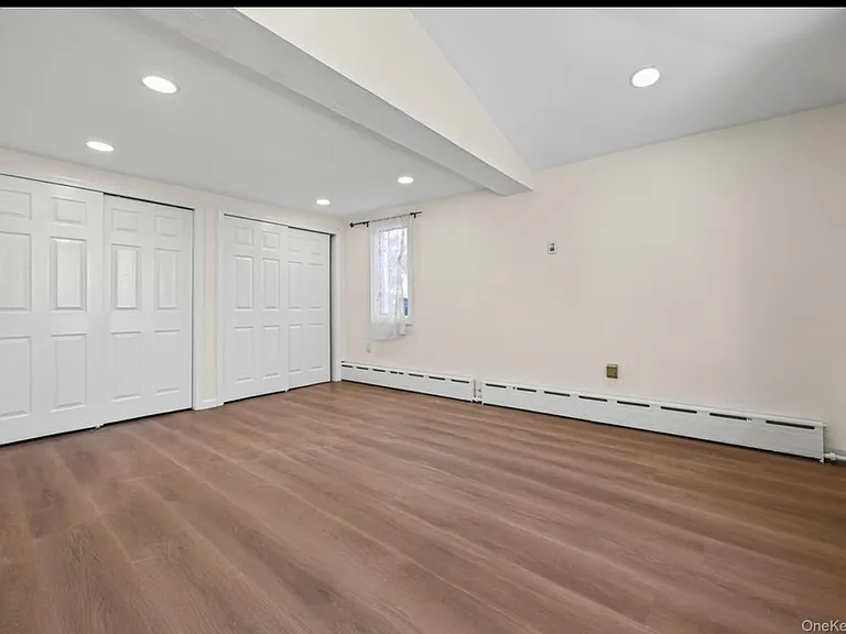 130 Gordon Pl — Photo 2