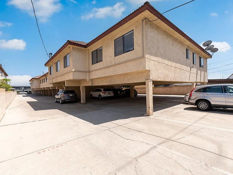 1527 Palm Ave — Photo 20