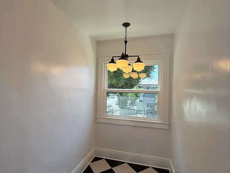 1701 1/2 Hillhurst Ave #1701 — Photo 5