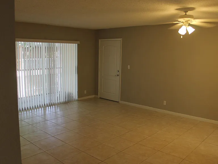 770 SE 2nd Ave #E201 — Photo 9