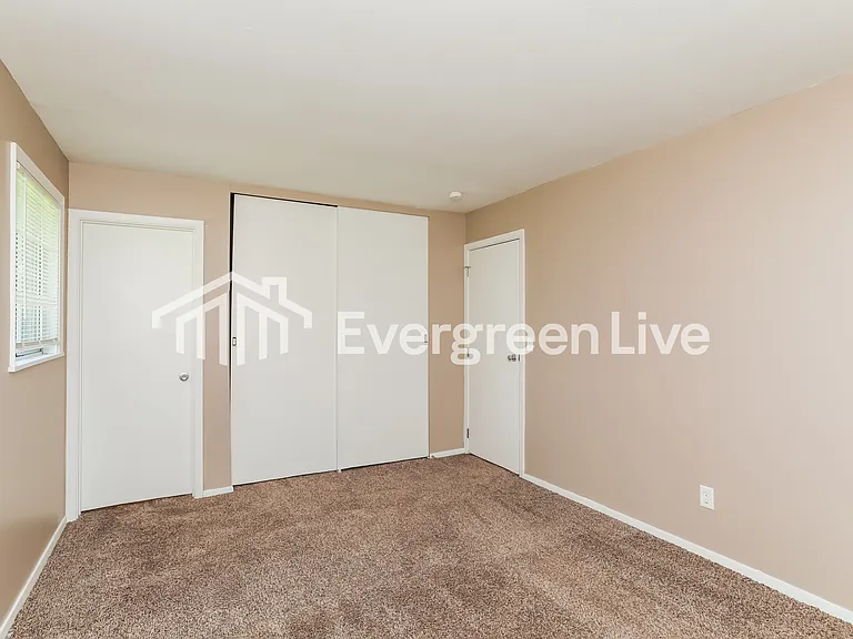 774 Crowden Dr — Photo 9