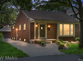 1515 Cheltenham Rd, Birmingham, MI 48009