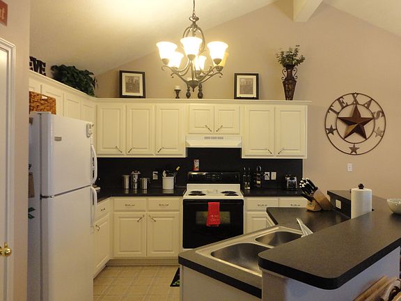 2nd image of 9109 Dolphin Cir