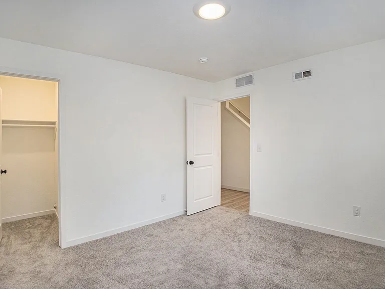 515 Burr St — Photo 20