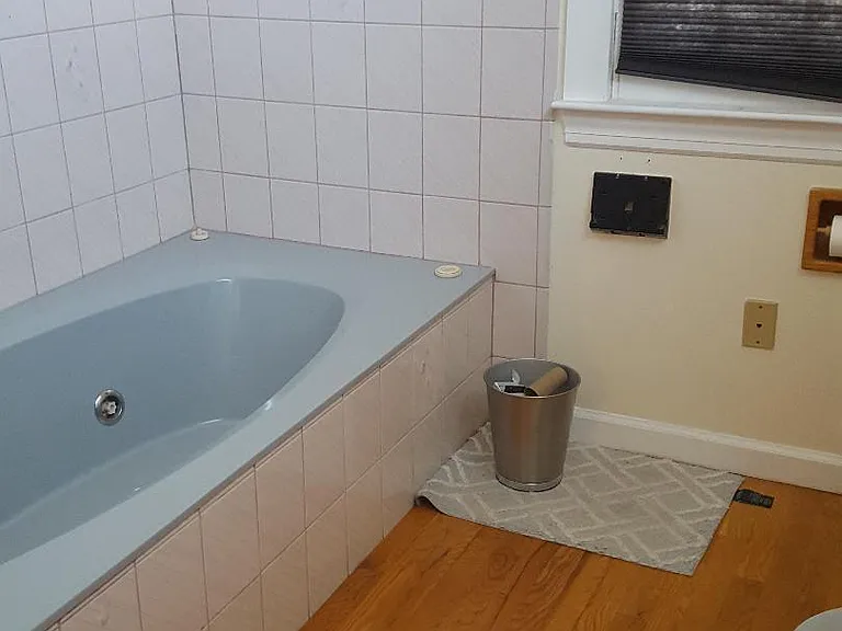 19 Grand Ave — Photo 35