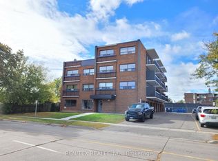 26 Sterne Ave #302, Brampton, ON L6W2Y5