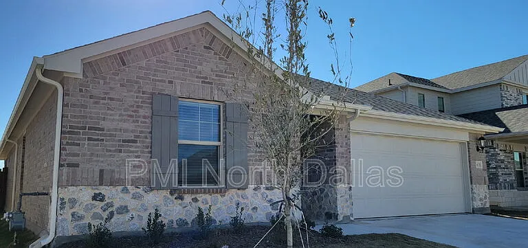 2633 Oneida Ln — Photo 2