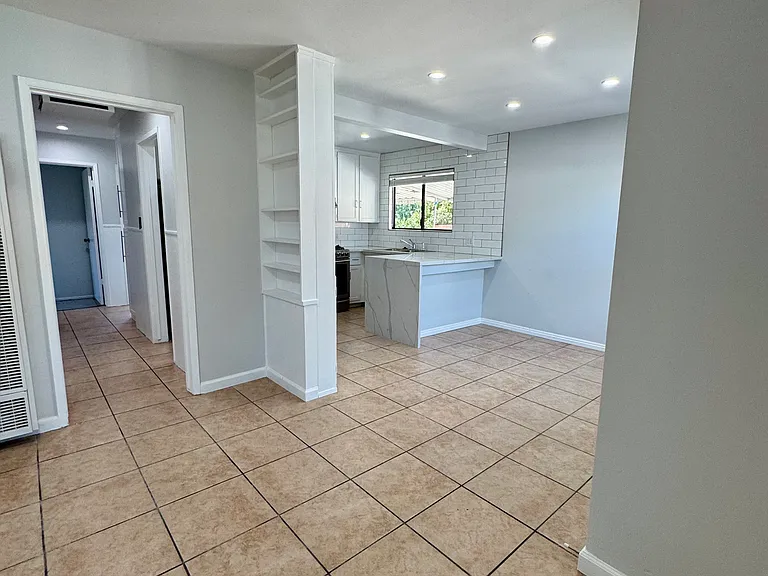 647 W Avenue J8 — Photo 6