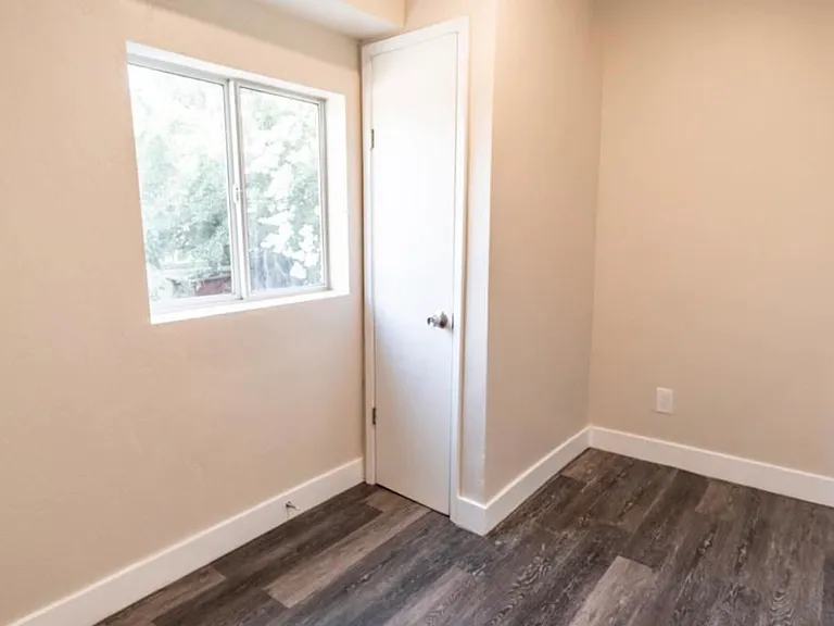 7505 Mount Vernon St — Photo 9