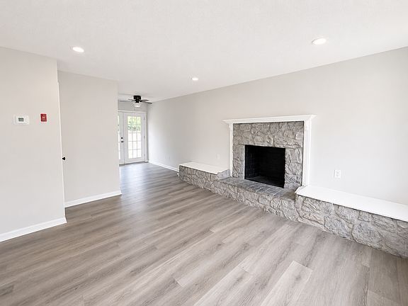 2nd image of 405 Institute Dr