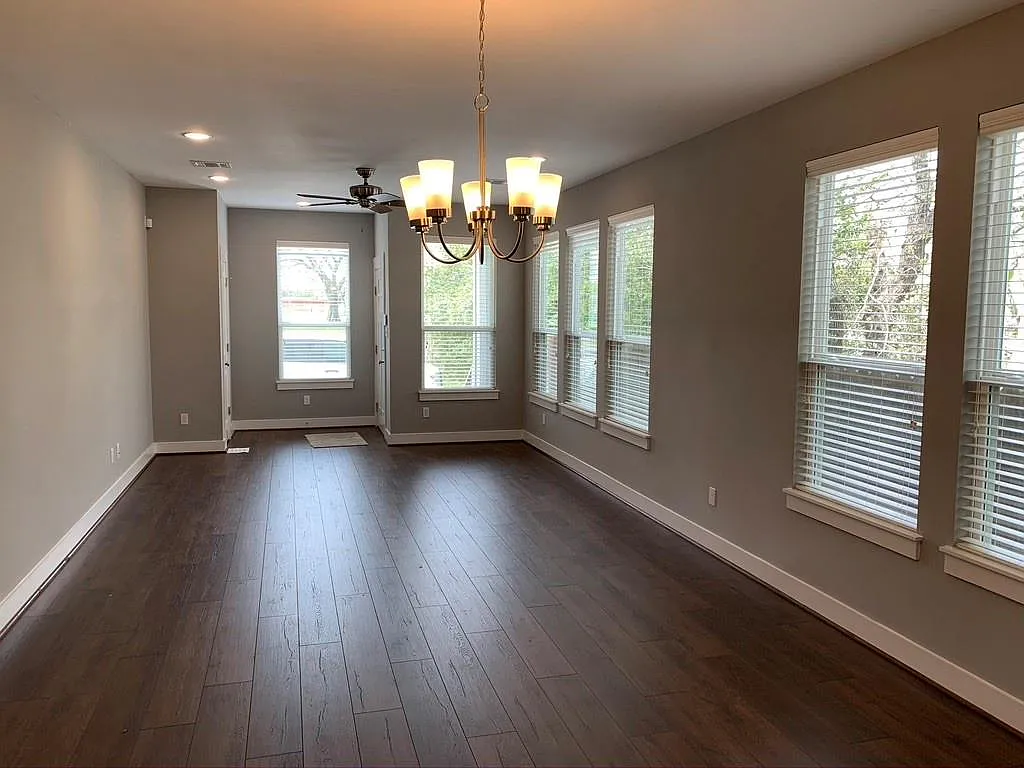 3 bed, 2.5 bath, 1500 sqft, $1,795 — Photo 3