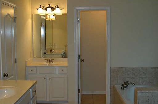5th image of 194 Mill Stone Dr